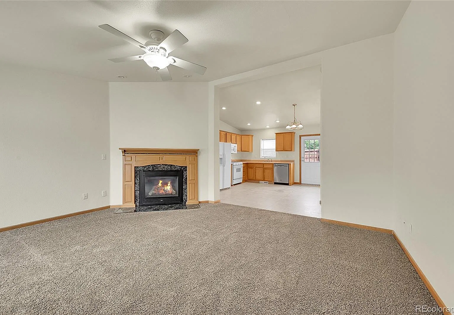 3 bed, 2.0 bath, 1325 sqft, $2,225 — Photo 3