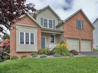 454 Woodland Dr, Dillsburg, PA 17019