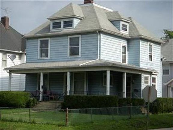 4th image of 601 W Lake Ave
