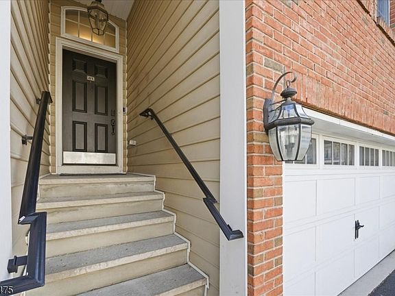 2nd image of 41 Creekside Ct
