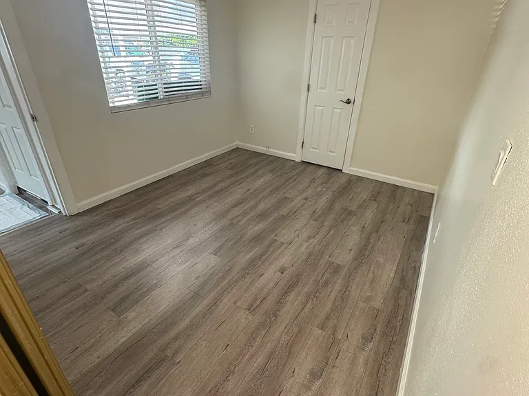 8018 Chastain Ave — Photo 4