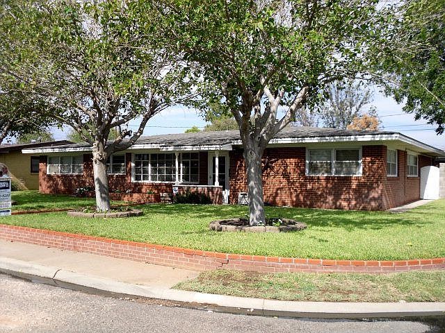 1st image of 2300 Walnut Ave