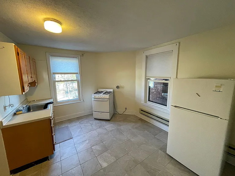 16 Lincoln St #2 — Photo 5