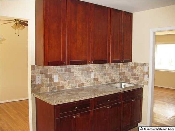 3rd image of 214 Williams St