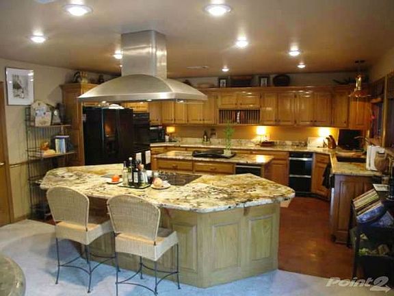 111 Waters Edge Cove - Kitchen (2)