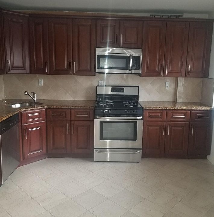 1st image of 90-06 Holland Ave #2R