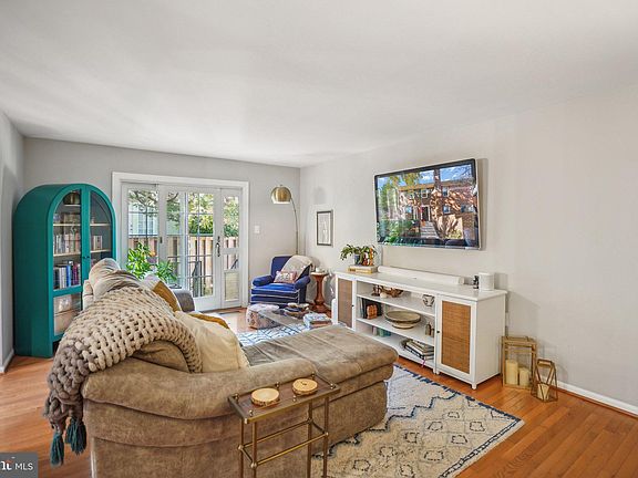 4th image of 2696 Centennial Ct