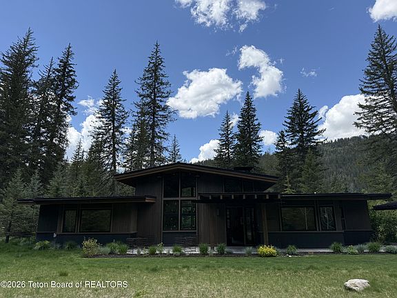 2nd image of 15465 Tall Timber Rd
