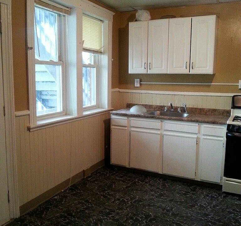 1st image of 90 Linden Ave APT 1