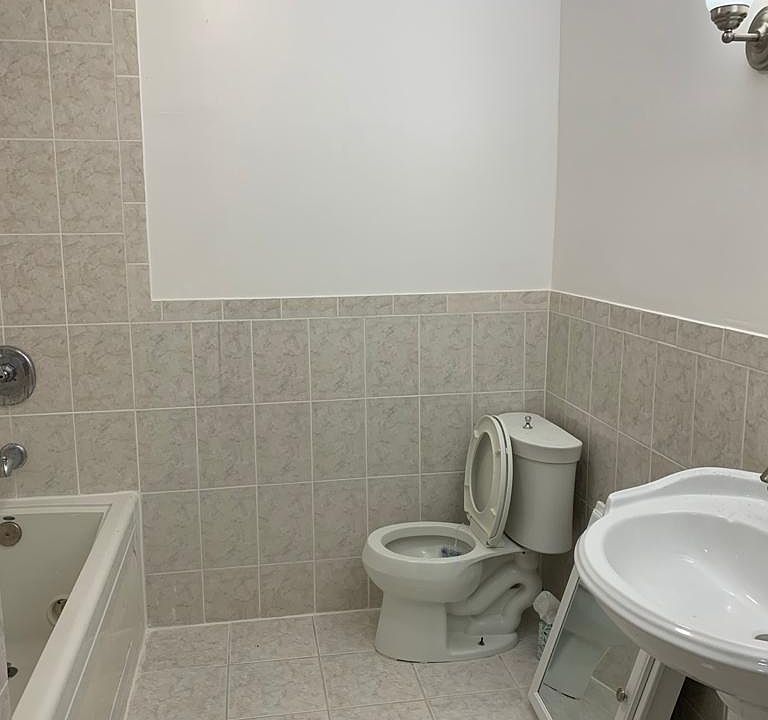 2nd image of 8019 89th Ave