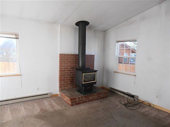 3rd image of 16721 Glenshire Dr