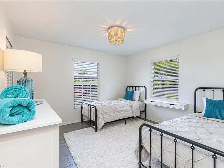 9600 Victoria Ln #108 — Photo 17