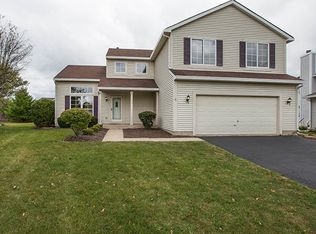 863 Renaissance Dr, Carol Stream, IL 60188