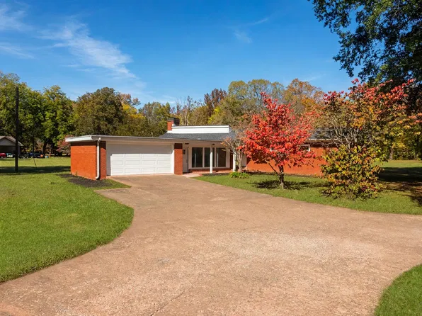 705 W Main St, Waverly, TN 37185