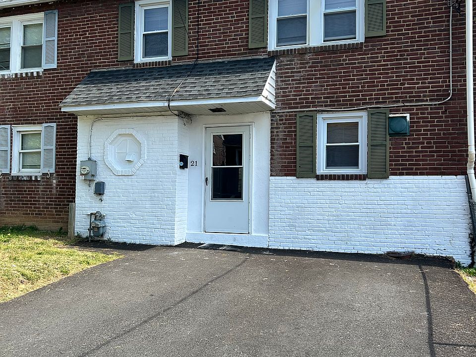 1st image of 21 Bedford Dr