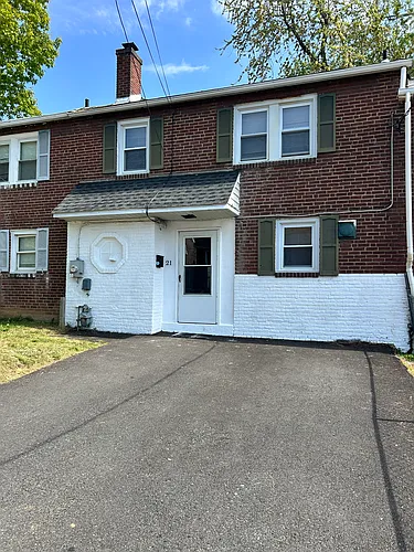 21 Bedford Dr Photo 1