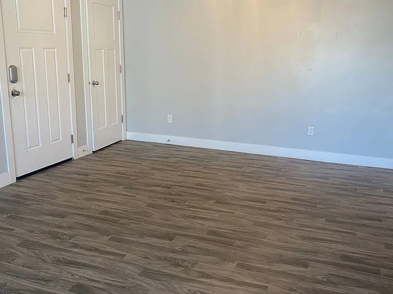 90 W Silver Springs Dr — Photo 7