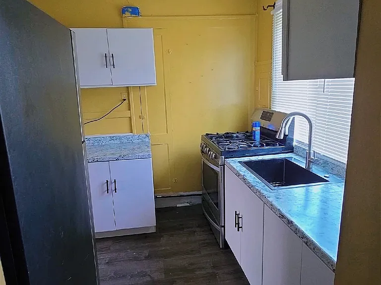 17398 Hanna St — Photo 2