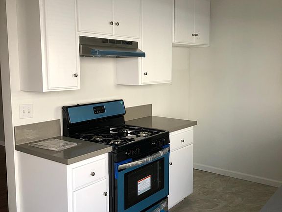 2nd image of 427 W Dryden St APT 105
