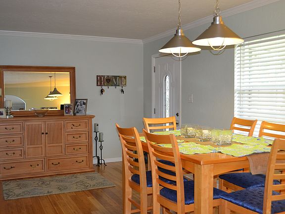 3rd image of 4704 37th St E