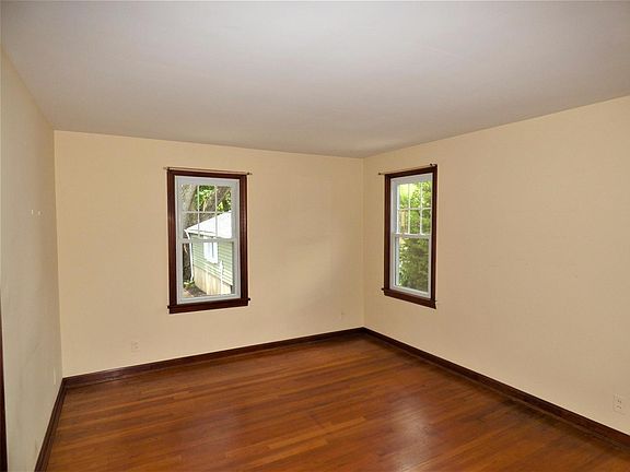 5th image of 1341 Fenton Ave