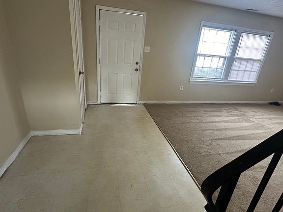 4th image of 411 Acreview Dr
