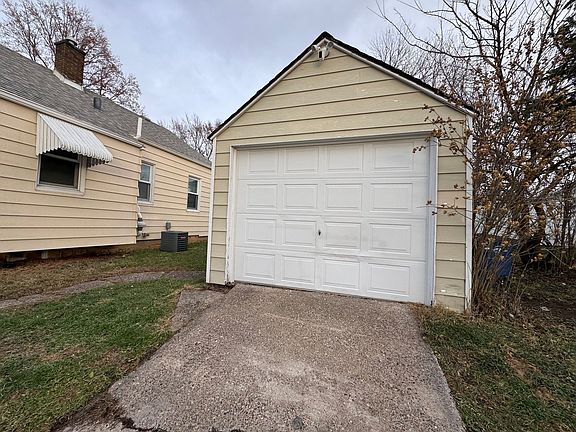 4th image of 302 17th Ave