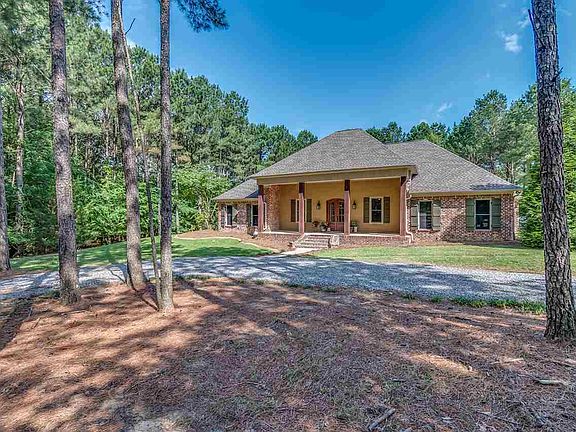 3rd image of 198 Lakeshire Cir