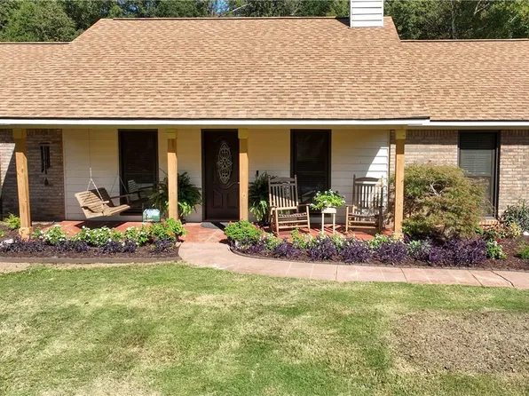 338 Oakview Cir, Smiths Station, AL 36877
