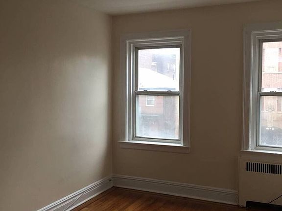 5th image of 34 Kensington Ave APT 05