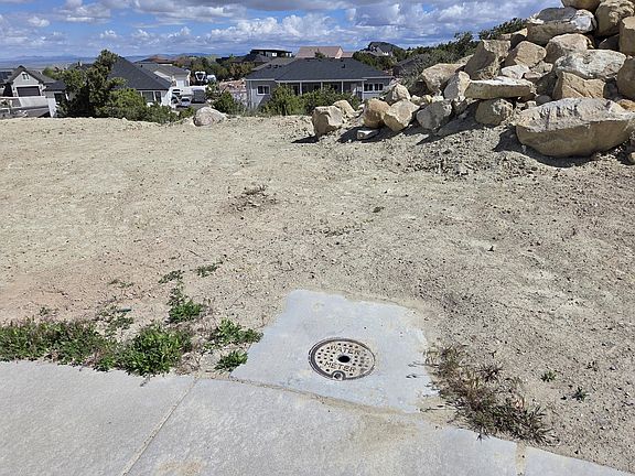 2nd image of 1981 N Mahogany Cir