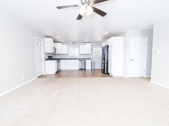 5th image of 309 Darlene Dr