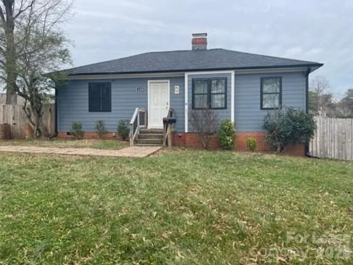 2520 Brentwood Pl — Photo 3