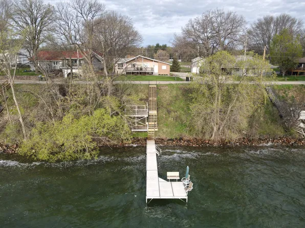 362 Lake Ave N, Spicer, MN 56288