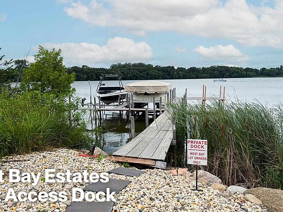 4th image of 131 W Bay Rd