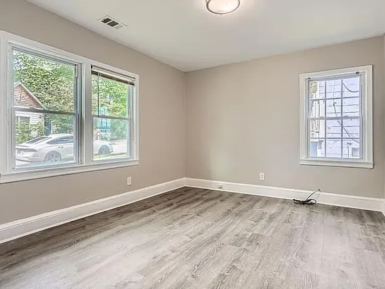 1002 Ira St SW — Photo 8