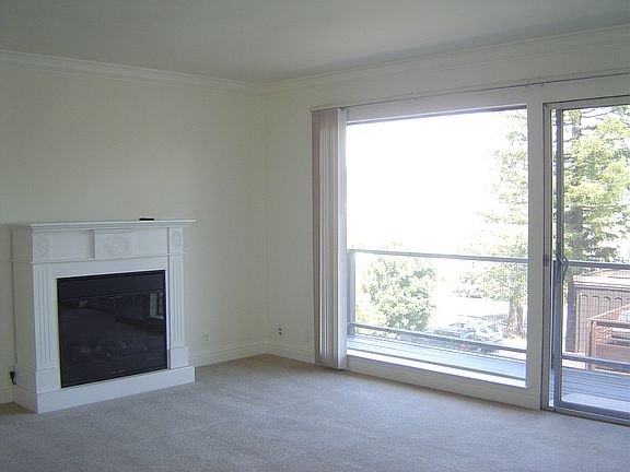 4th image of 6 Hillcrest Ave APT 2