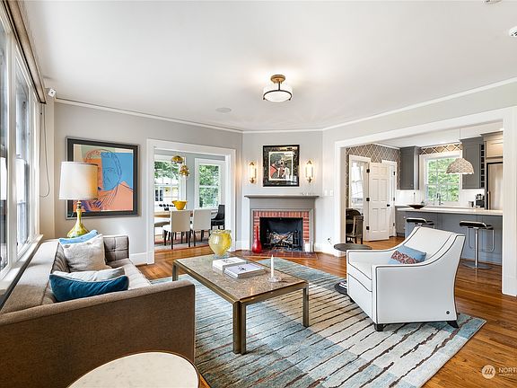 3rd image of 4406 Montana Circle W