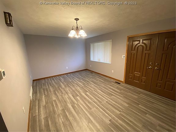 4th image of 2205 Avinell Dr