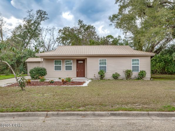 2925 Harley Dr, Marianna, FL 32448