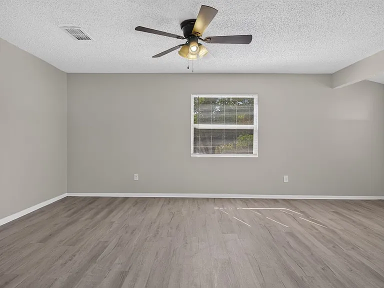 5503 Boeing Dr — Photo 10