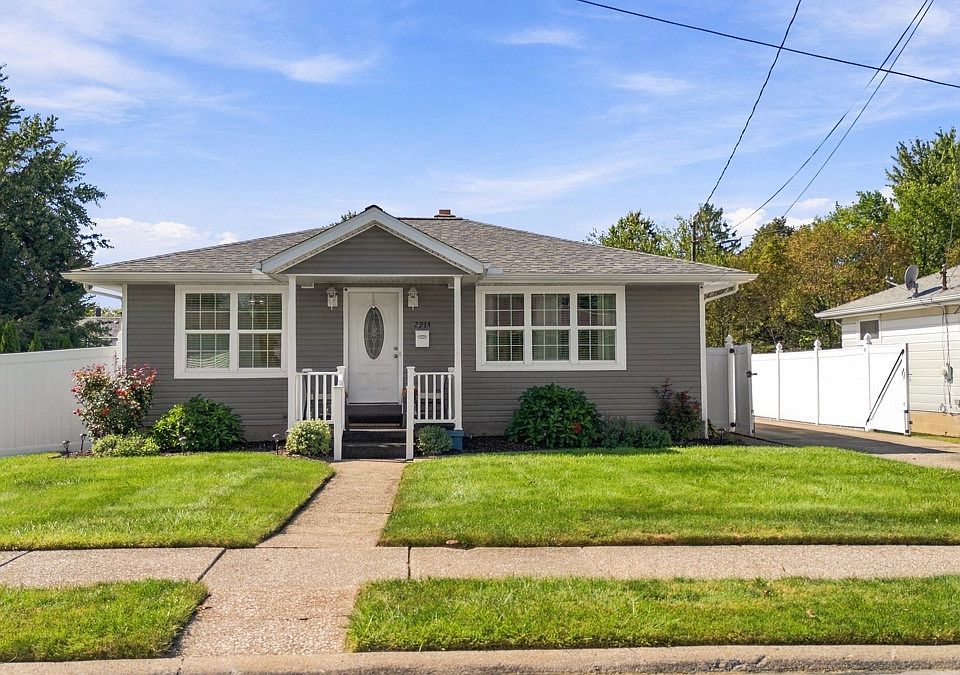 1st image of 2914 Florence Ave