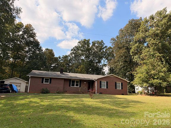 3rd image of 2224 Ellis Rd