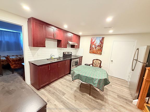 3rd image of 38 Cedarcroft Blvd S