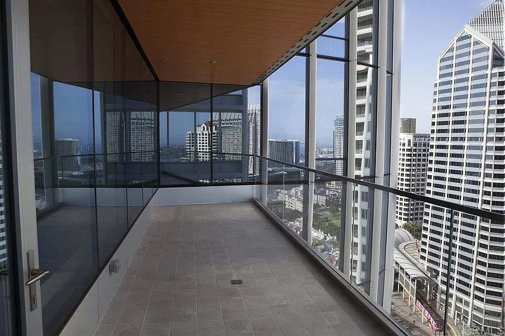 2 bed, 2.0 bath, 1556 sqft, $7,700 — Photo 3