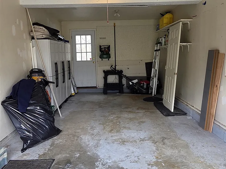 15 Bonnie Ln #R — Photo 28