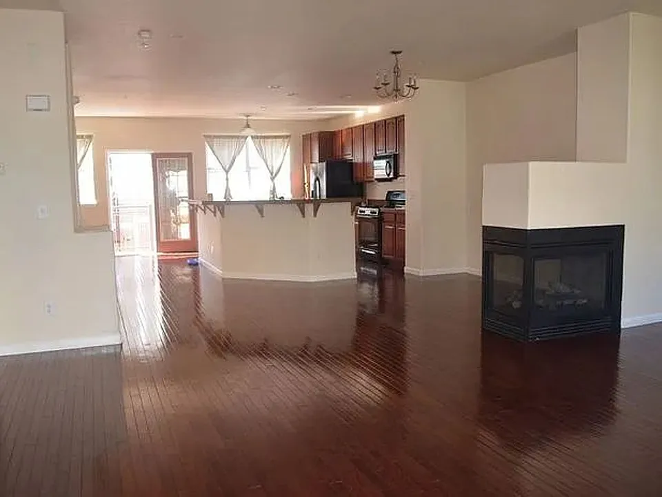 839 Victoria Ridge Point
