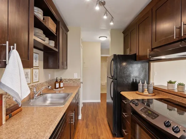 2718 14th Ave S APT K, Seattle, WA 98144