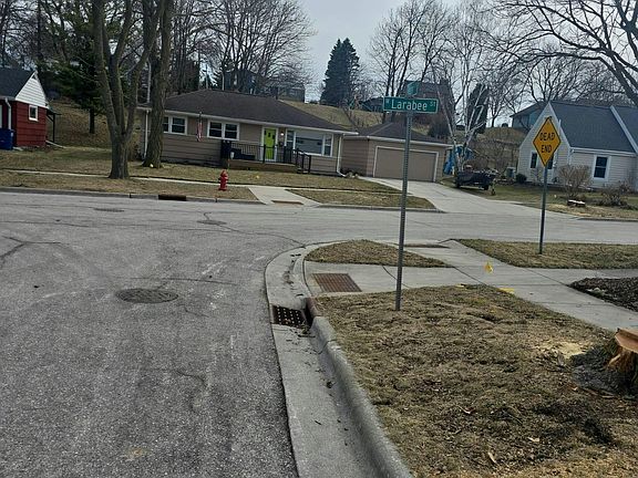 5th image of 205 N Roger St