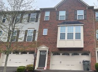 1802 Pointe View Dr, Mars, PA 16046